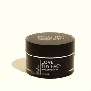 Love thy Face miracle moisturizer
